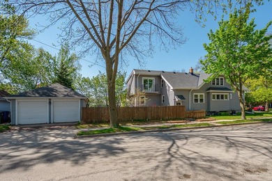 Charming bungalow with character and updates located in the - photo 5