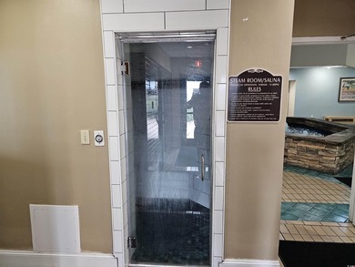 Amazing direct oceanfront studio condo with full kitchen in the - photo 19