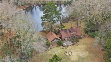 Tucked away on 3.6 acres this rustic charmer offers the perfect - photo 28
