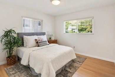 Light and bright home in the heart of Del Cerro featuring a - photo 33