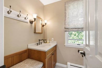 24 Preston St Be charmed by this hidden gem surrounded by - photo 15