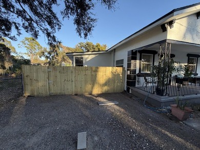 EXCLUSIVE 4/2 SINGLE FAMILY RESIDENCE COMPLETELY RENOVATED IN - photo 7