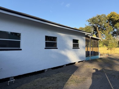 EXCLUSIVE 4/2 SINGLE FAMILY RESIDENCE COMPLETELY RENOVATED IN - photo 8