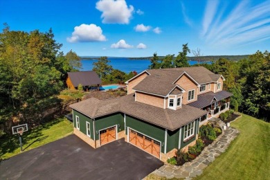 Lake Champlain - Chittenden County Home For Sale in Colchester Vermont