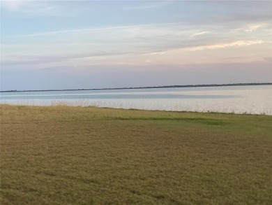 Lake Ray Hubbard Lot Sale Pending in Heath Texas