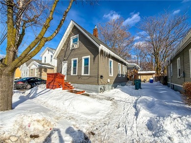 Opportunity is knocking! This 3 bedroom, 1 bath home features a - photo 1