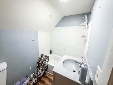 Opportunity is knocking! This 3 bedroom, 1 bath home features a - photo 6