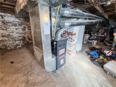 Opportunity is knocking! This 3 bedroom, 1 bath home features a - photo 8