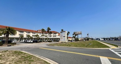 Well-maintained office space available in The Plaza, centrally - photo 22