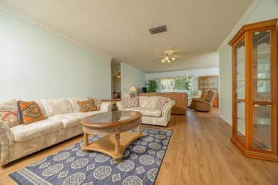 Welcome to this beautifully maintained family home offering - photo 7