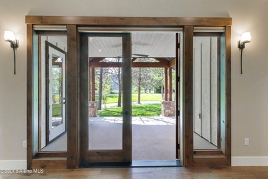 Experience exceptional design and superior craftsmanship in this - photo 4