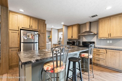 Welcome to this beautifully 2021-built double-wide home offering - photo 14