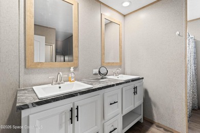Welcome to this beautifully 2021-built double-wide home offering - photo 16