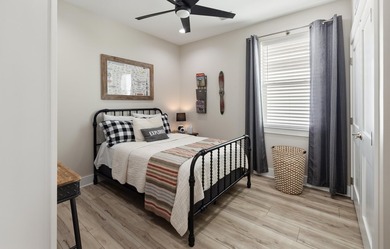 A must-see in Freeport! This 3-bedroom, 2-bath home with a flex - photo 27