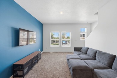 Beautifully maintained 3-bedroom, 3 bath townhome offering a - photo 4