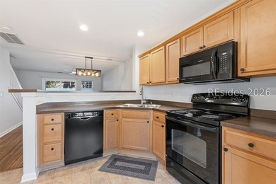 Low-maintenance living with stylish updates and a functional - photo 11