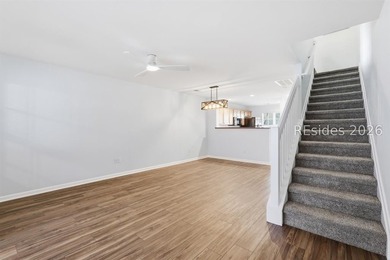 Low-maintenance living with stylish updates and a functional - photo 14