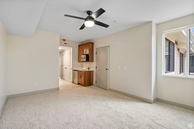 Modern Luxury Condo Near Bear Lake Short term rental Approved - photo 29