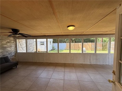 NEW PRICE!!!!! This Spacious 3-bedroom, 2-bath home located in a - photo 15