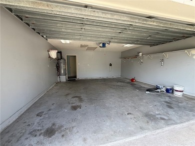 NEW PRICE!!!!! This Spacious 3-bedroom, 2-bath home located in a - photo 20