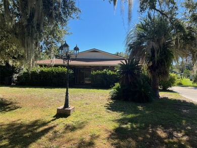 Lake Griffin Home For Sale in Fruitland Park Florida