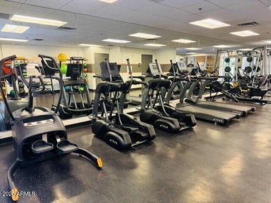 Find comfort in the heart of Old Town Scottsdale. This sleek