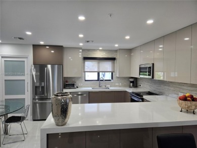 Lake Condo For Sale in Delray Beach, Florida