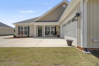 Welcome home to easy living and resort-style amenities in this - photo 4