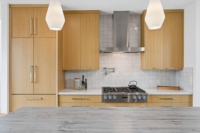 An inspiring, contemporary masterpiece. This custom built home - photo 14