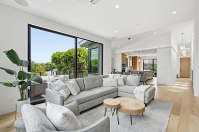 An inspiring, contemporary masterpiece. This custom built home - photo 20