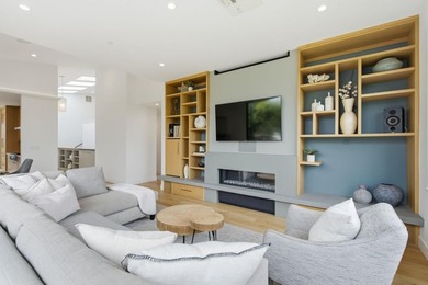 An inspiring, contemporary masterpiece. This custom built home - photo 21