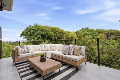 An inspiring, contemporary masterpiece. This custom built home - photo 22