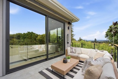 An inspiring, contemporary masterpiece. This custom built home - photo 23