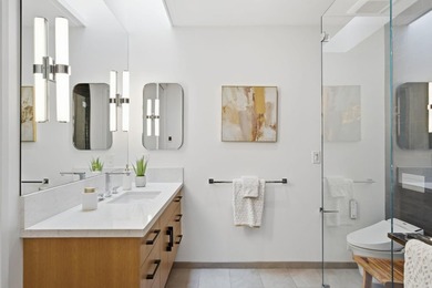 An inspiring, contemporary masterpiece. This custom built home - photo 26