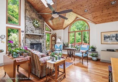 Welcome to 364 Idlewild Lane, a beautifully maintained home - photo 4