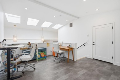 An inspiring, contemporary masterpiece. This custom built home - photo 37