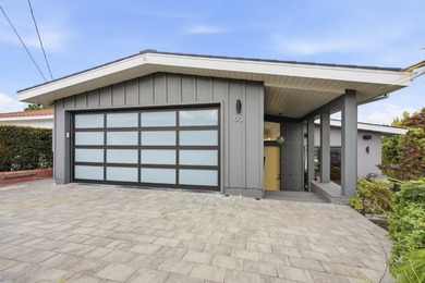 An inspiring, contemporary masterpiece. This custom built home - photo 48