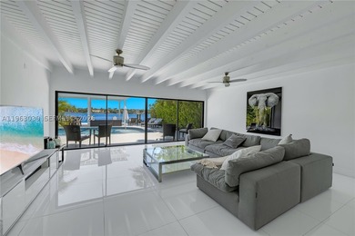 Experience unparalleled views of Indian Creek island from this - photo 1
