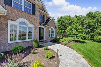 Luxury living awaits in the prestigious Glenmaura community - photo 4