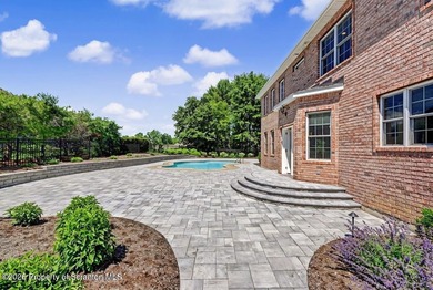 Luxury living awaits in the prestigious Glenmaura community - photo 6