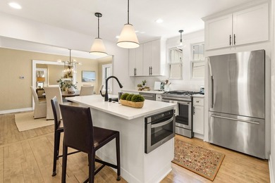 Whitefish Bay charm meets modern luxury in this stunning - photo 3