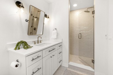 Whitefish Bay charm meets modern luxury in this stunning - photo 10