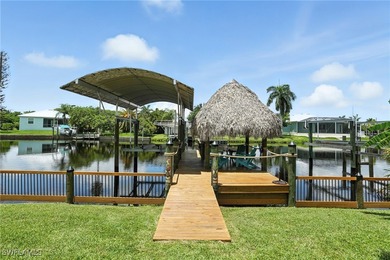 Caloosahatchee River Home For Sale in Fort Myers Florida