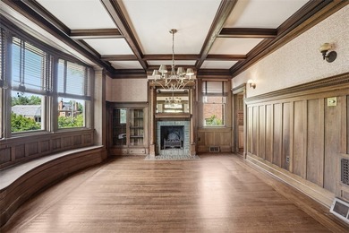 Welcome to this timeless Highland Park gem, where classic - photo 9