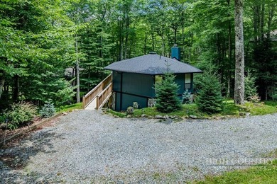 Great price on a large 3 bedroom, two and a half bath Beech - photo 1