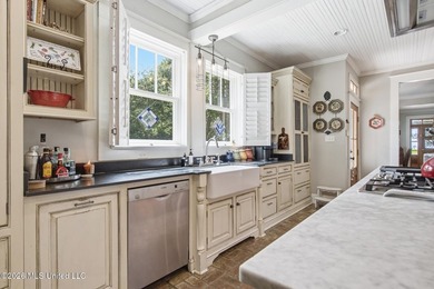 A Rare Gulf Coast Treasure Where Timeless Charm Meets Modern - photo 15