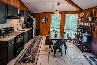 Great price on a large 3 bedroom, two and a half bath Beech - photo 6
