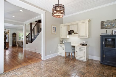 A Rare Gulf Coast Treasure Where Timeless Charm Meets Modern - photo 16