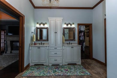 Set along the 16th fairway at Rivercut Golf Course, this