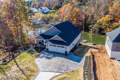 Smith Mountain Lake Home For Sale in Moneta Virginia